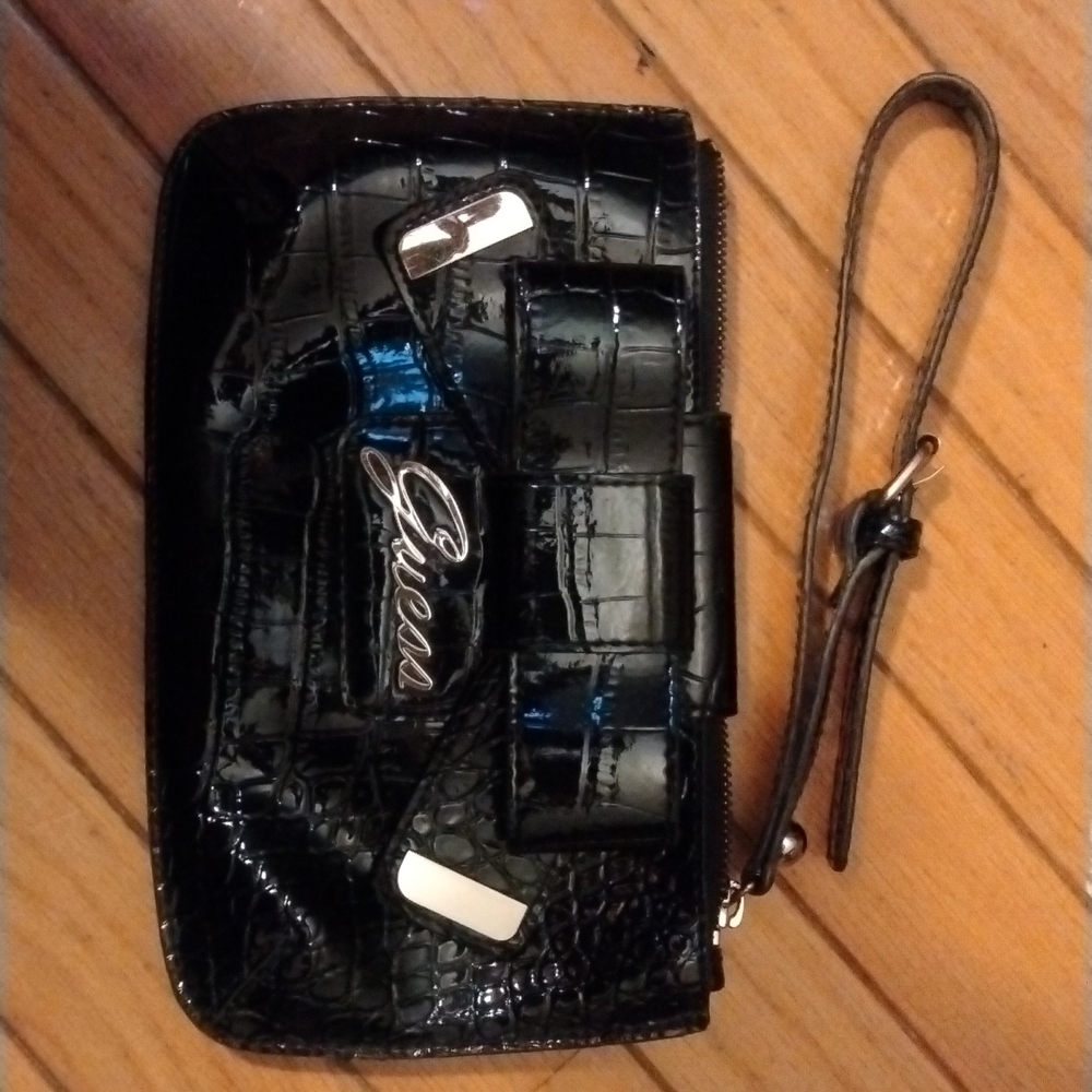 Guess wristlet